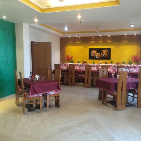 Hotel Fort View Tikamgarh Extérieur photo