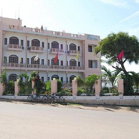 Hotel Fort View Tikamgarh Extérieur photo