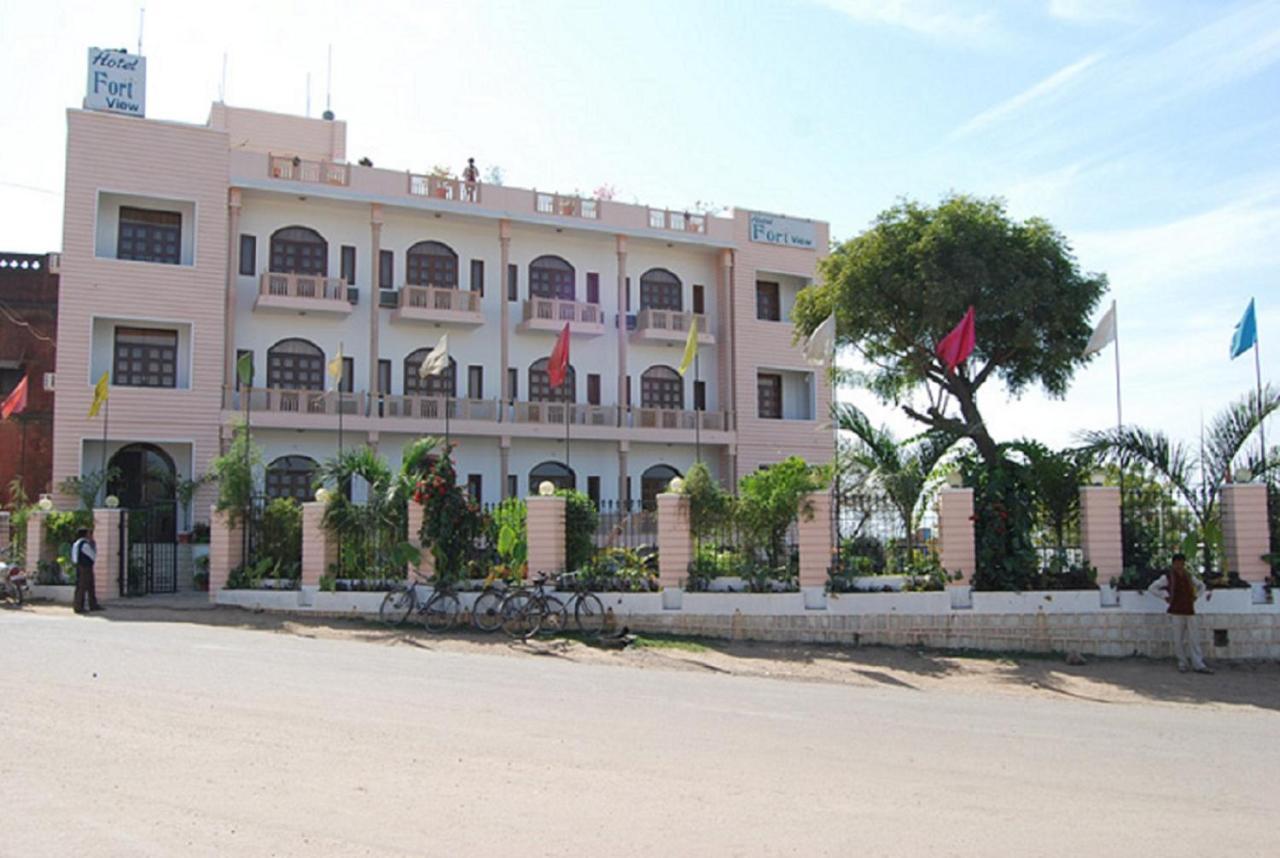 Hotel Fort View Tikamgarh Extérieur photo